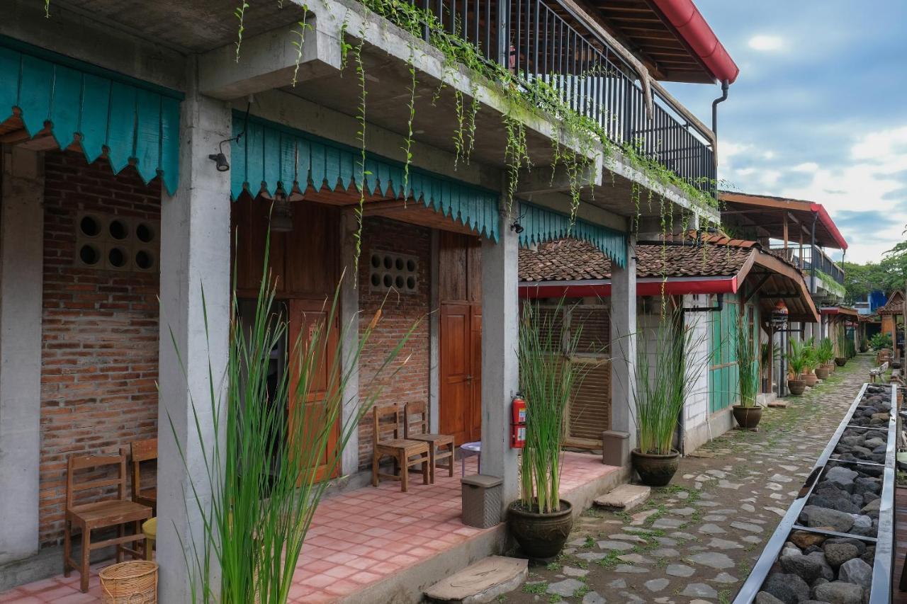 กัมปุง ลาวาซาน เฮอริเทจ คอตเทจ Hotel Maguwo ภายนอก รูปภาพ